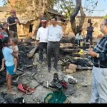 देवरिया: रुद्रपुर के फतेहपुर अभयपुर टोला में भीषण आग, तीन झोपड़ियां जलकर राख, 20 हजार नकद समेत अनाज नष्ट